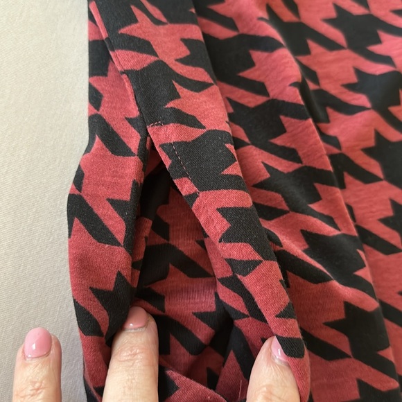 LuLaRoe, black and red herringbone Mitzi tunic top - Picture 6 of 6